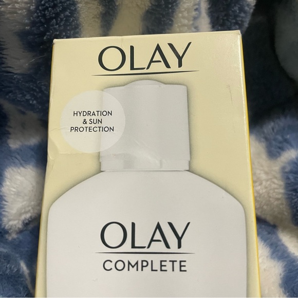 NWT Olay Complete Daily Moisturizer Hydration + Sun Protection NEW IN BOX - Picture 3 of 12